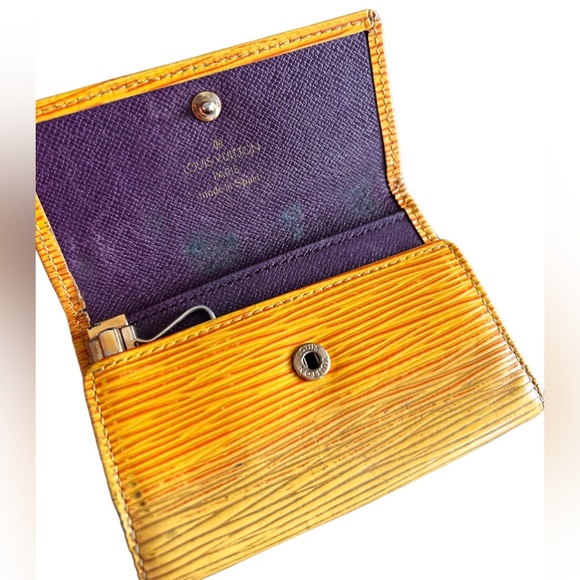 Louis Vuitton Yellow Epi Keyholder - Picture 2 of 12